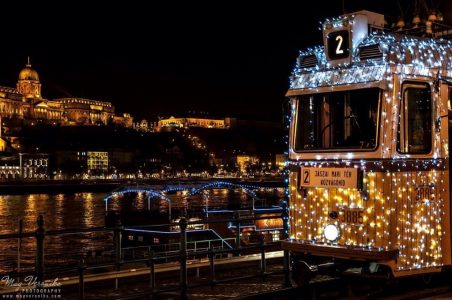Winter time in Hungary - Visit the Budapest Christmas Market! - Lottirose
